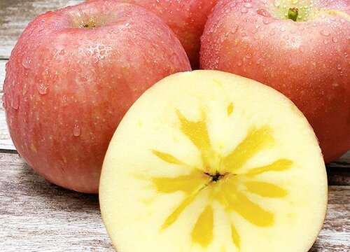 苹果果肉是什么颜色