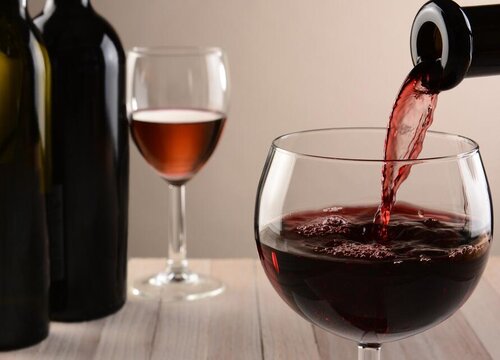 过期红酒能浇花吗 开瓶后的葡萄酒浇花正确方法