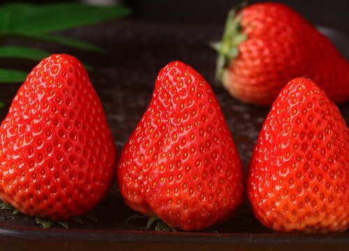 膨大剂草莓对身体有影响吗（草莓真的全是农药种出来的吗）