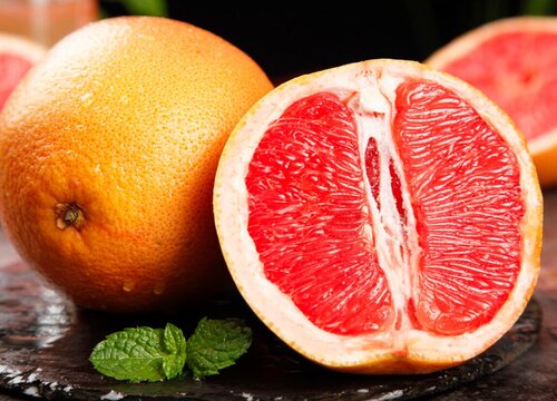 西柚和蜜柚的区别 西柚和蜜柚一样吗（区别图片）